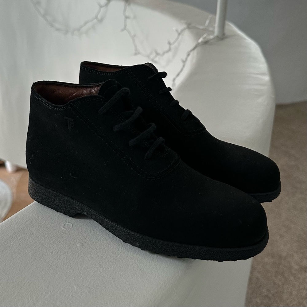 NWOT Tod’s Chukka Boots 🇮🇹